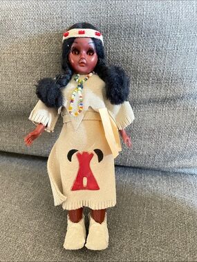 Carlson Dolls Nez Perce Princess Vintage with Baby on back blinking eyes.
